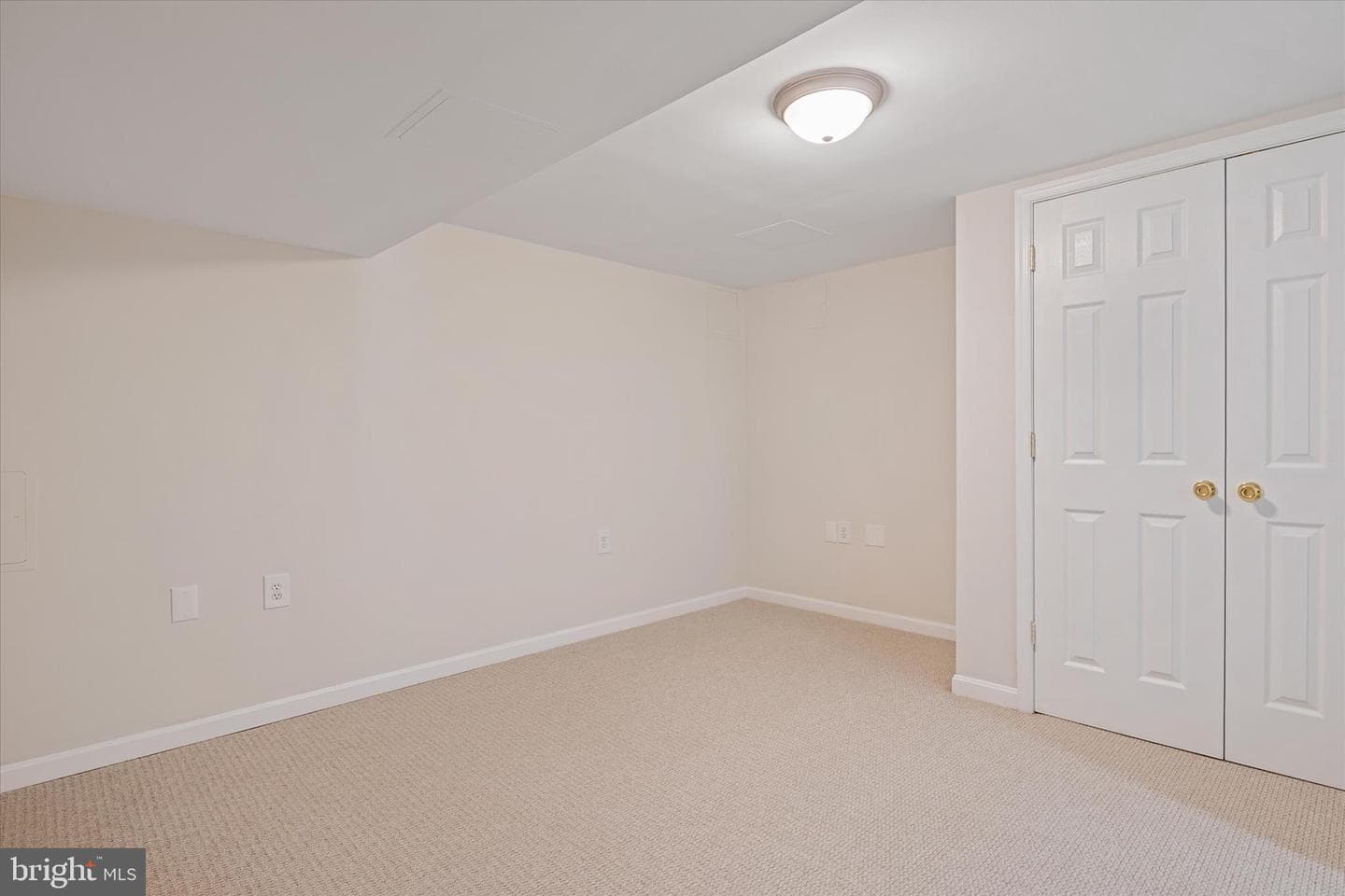 1405 Saybrooke Court photo 50