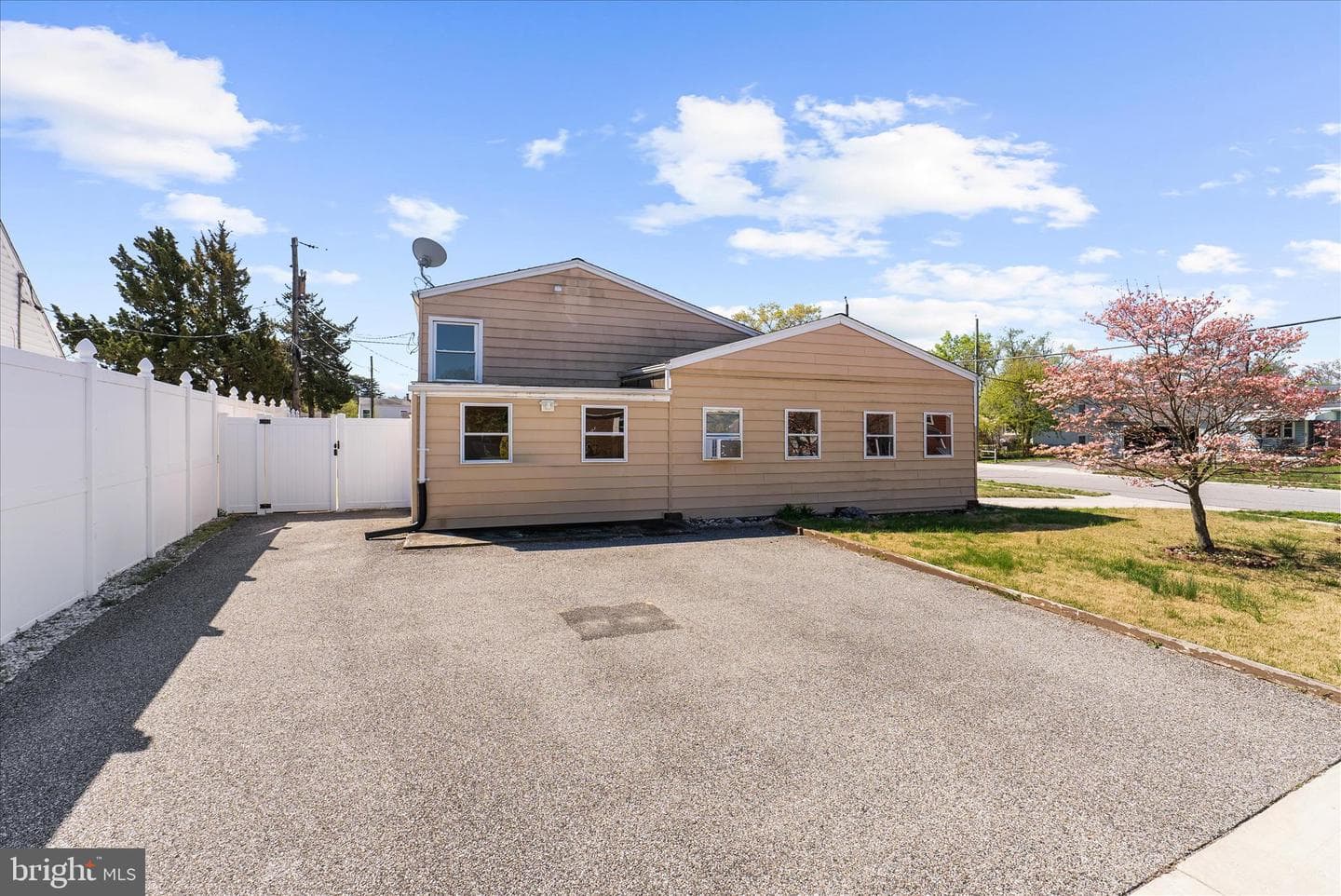 107 Hollywood Drive photo 28