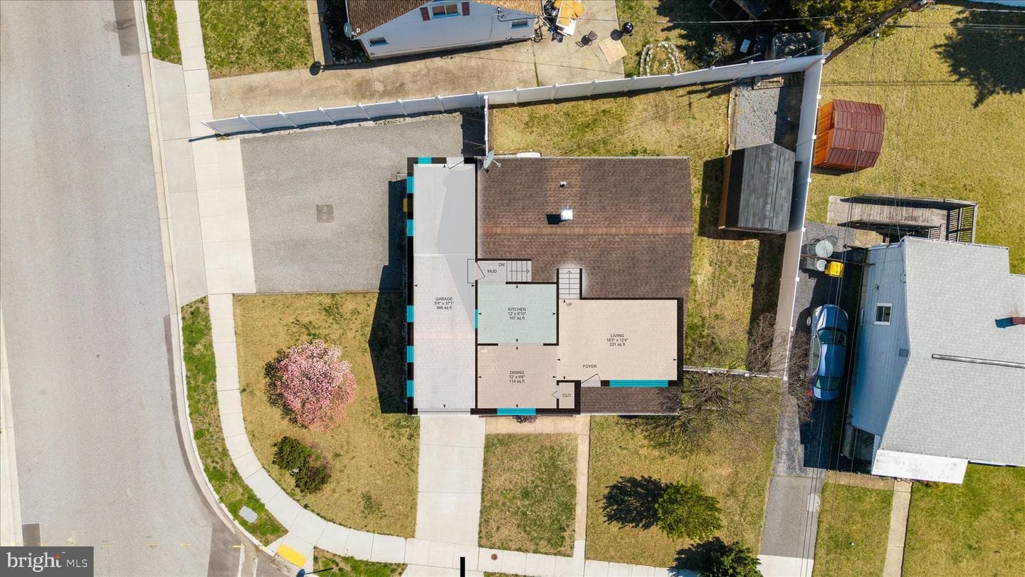 107 Hollywood Drive photo 3