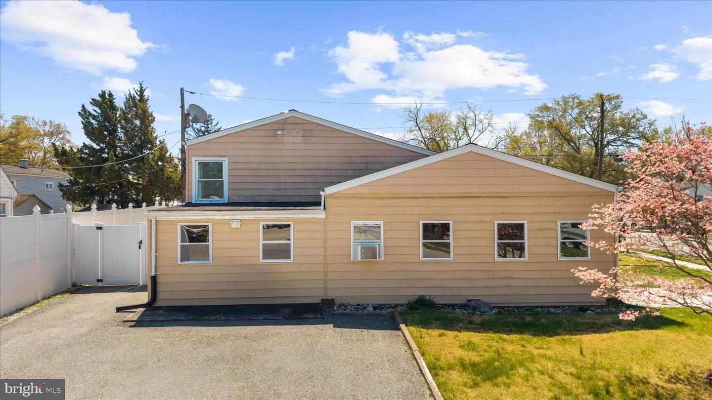 107 Hollywood Drive photo 30