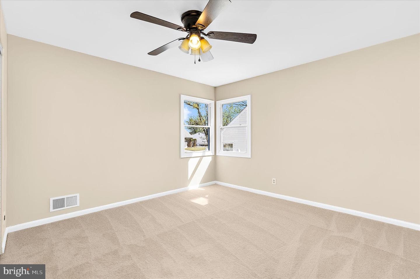 107 Hollywood Drive photo 45