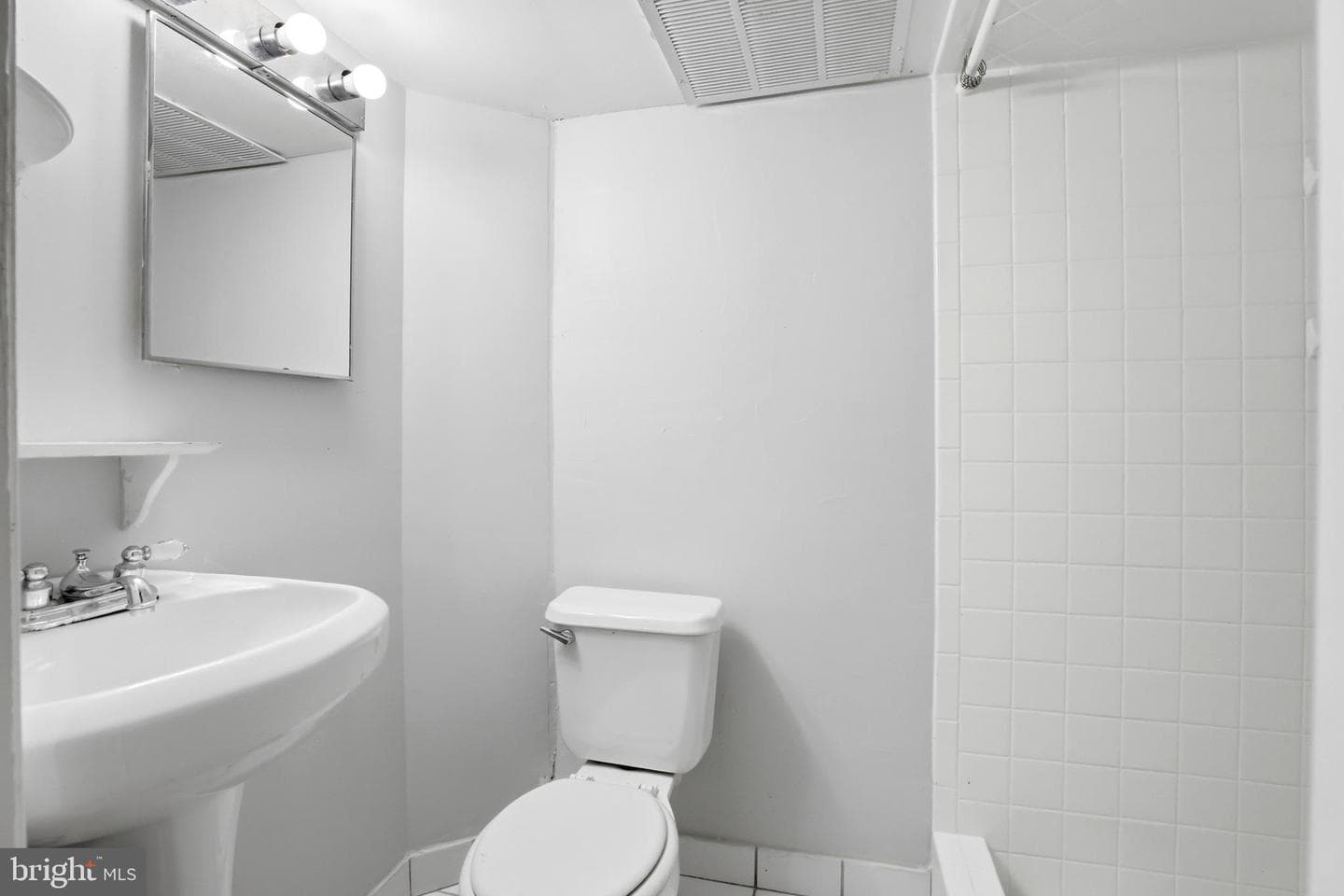 735 Warren Drive photo 34