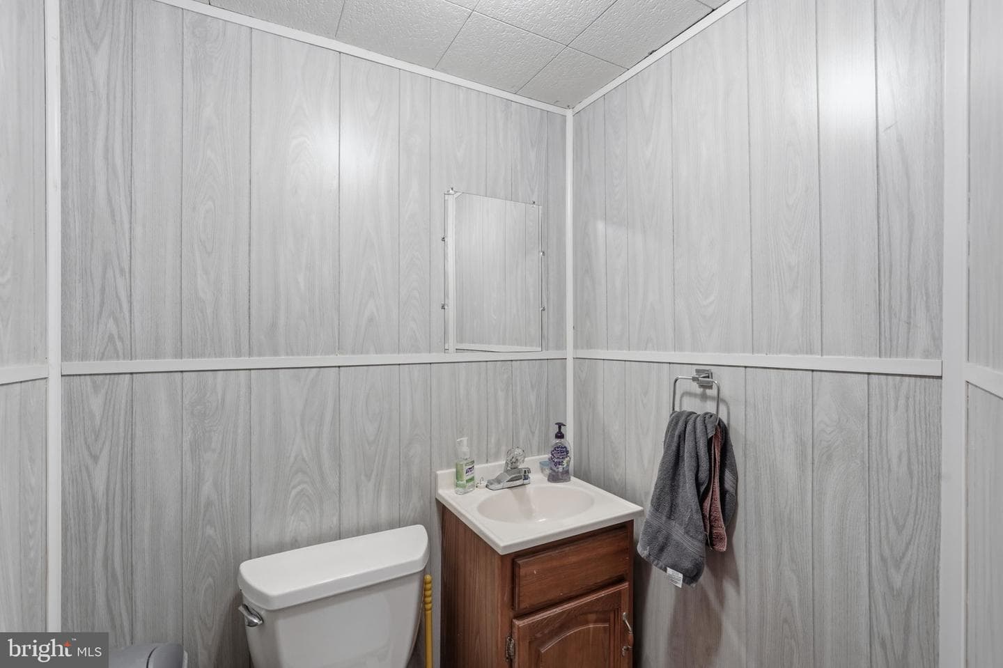 8566 Main Avenue photo 32