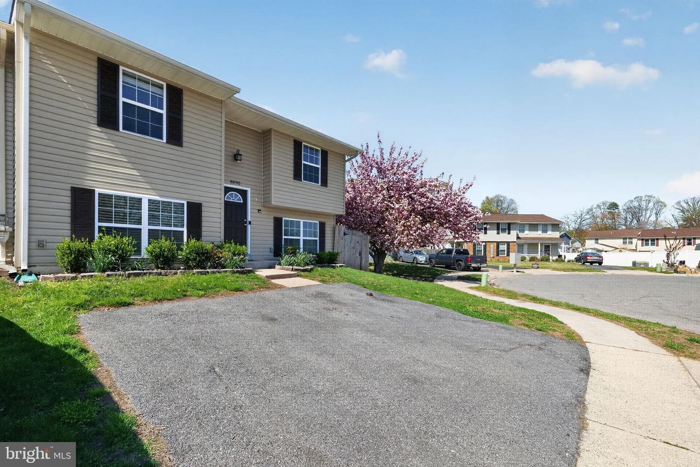 8090 Round Table Court photo 31