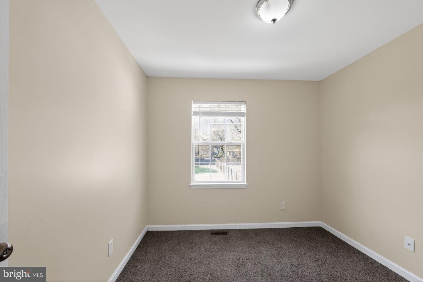 8090 Round Table Court photo 6
