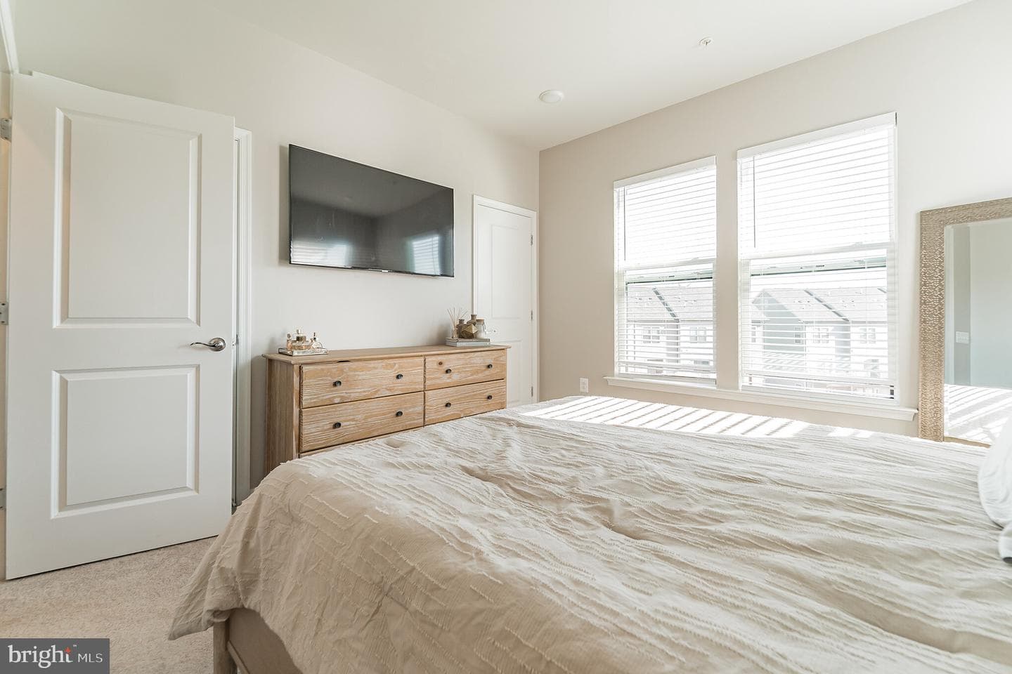 221 Narrowleaf Way photo 12
