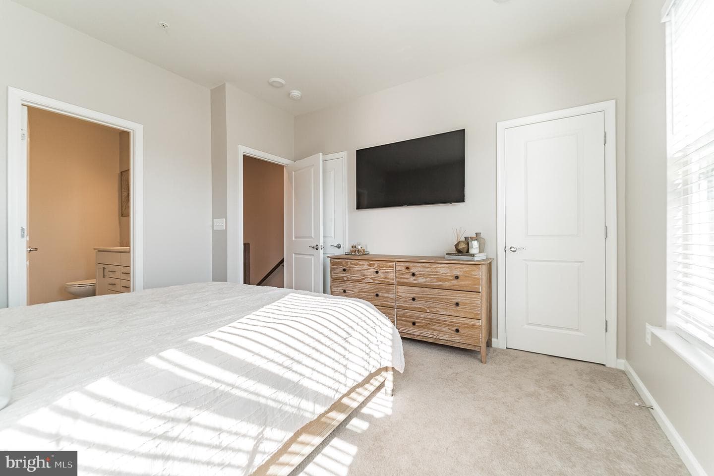 221 Narrowleaf Way photo 13