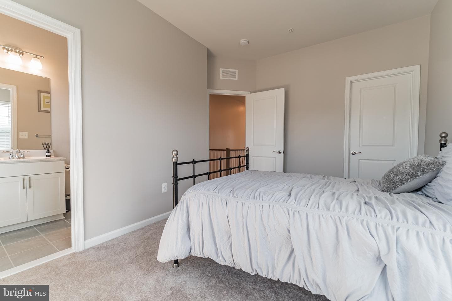 221 Narrowleaf Way photo 17