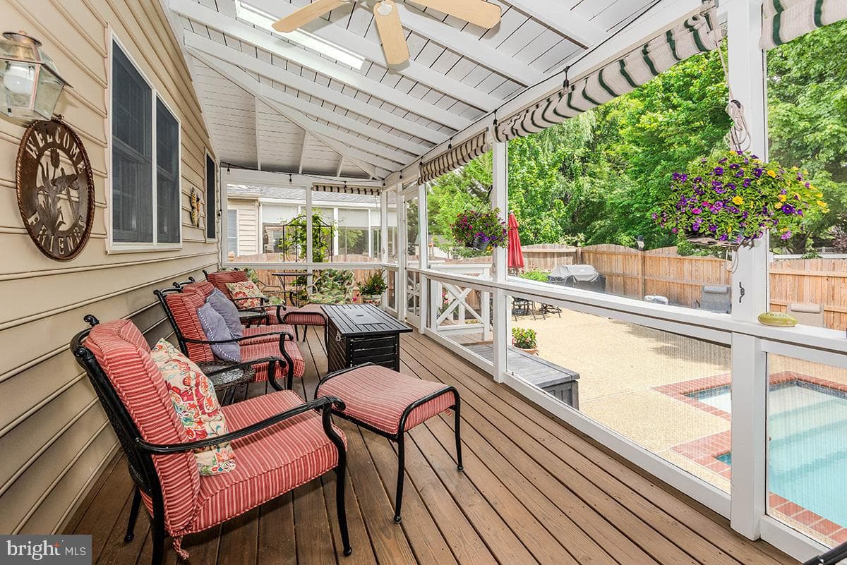 1651 Trawler Lane photo 10