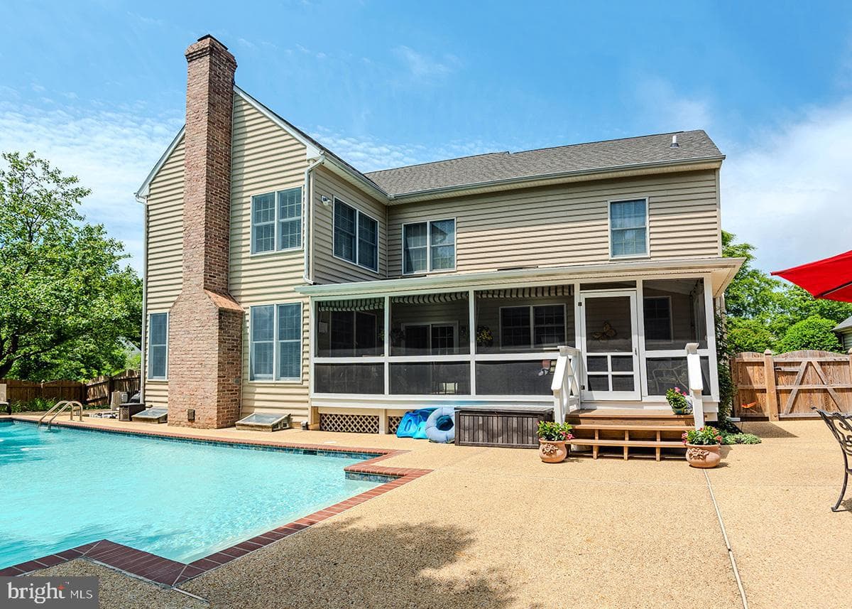 1651 Trawler Lane photo 3