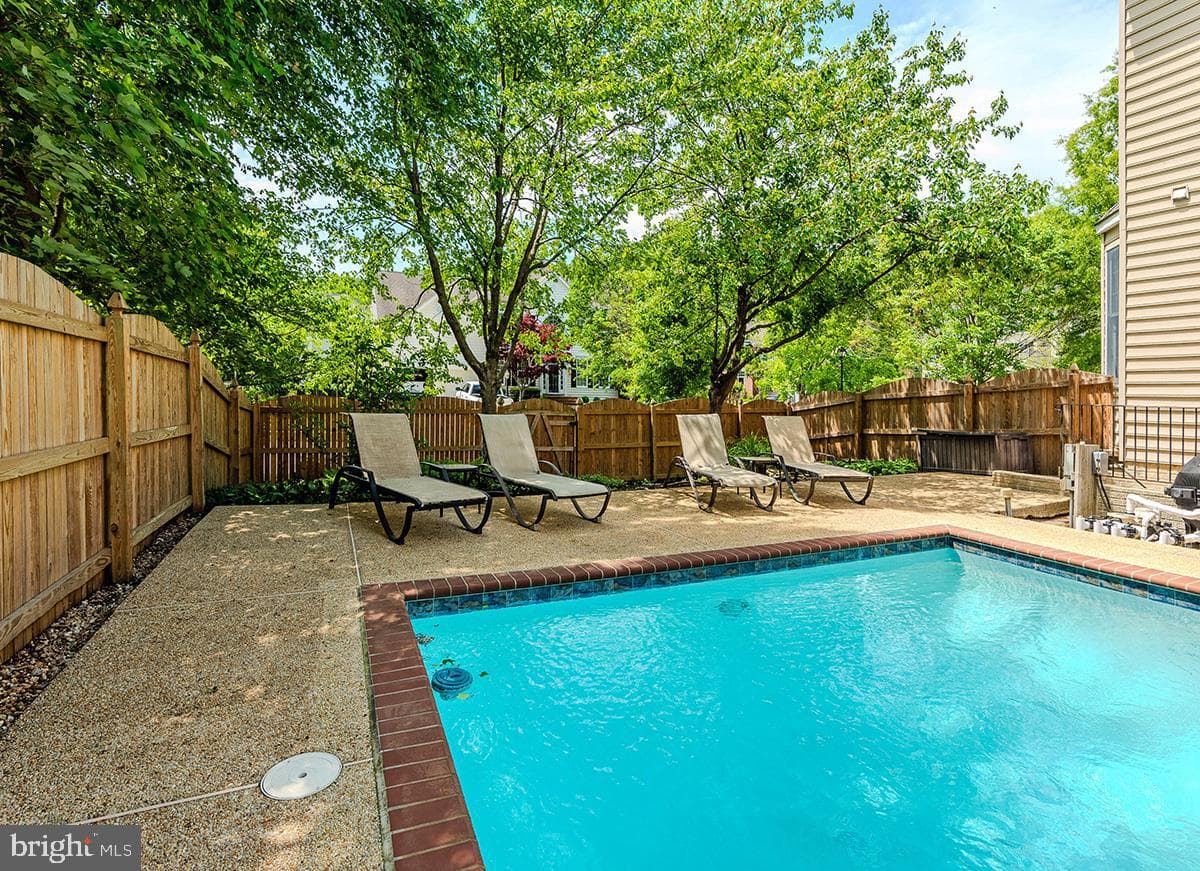 1651 Trawler Lane photo 6