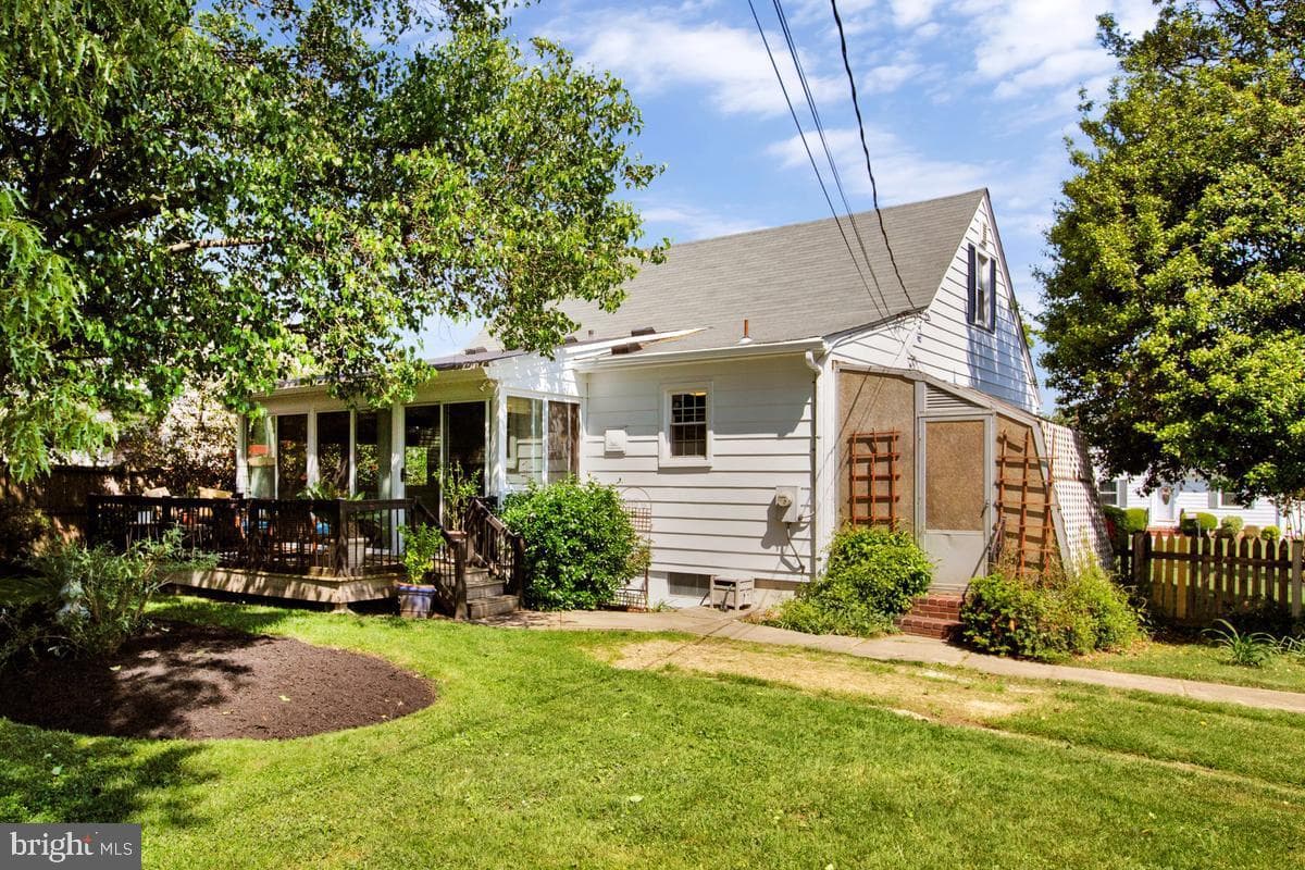 601 Forest View Road photo 35