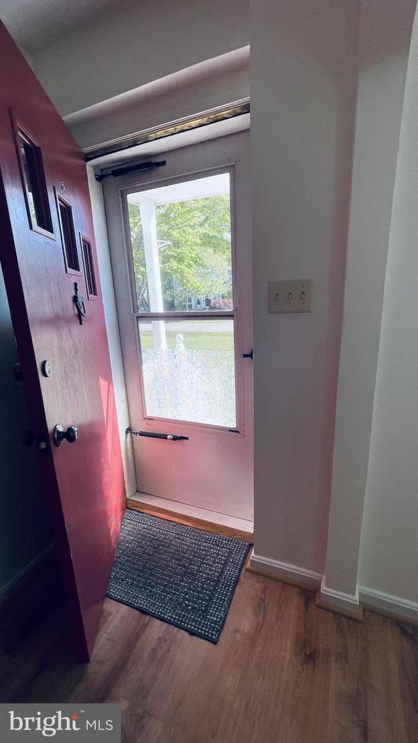 209 Beverley Avenue photo 13