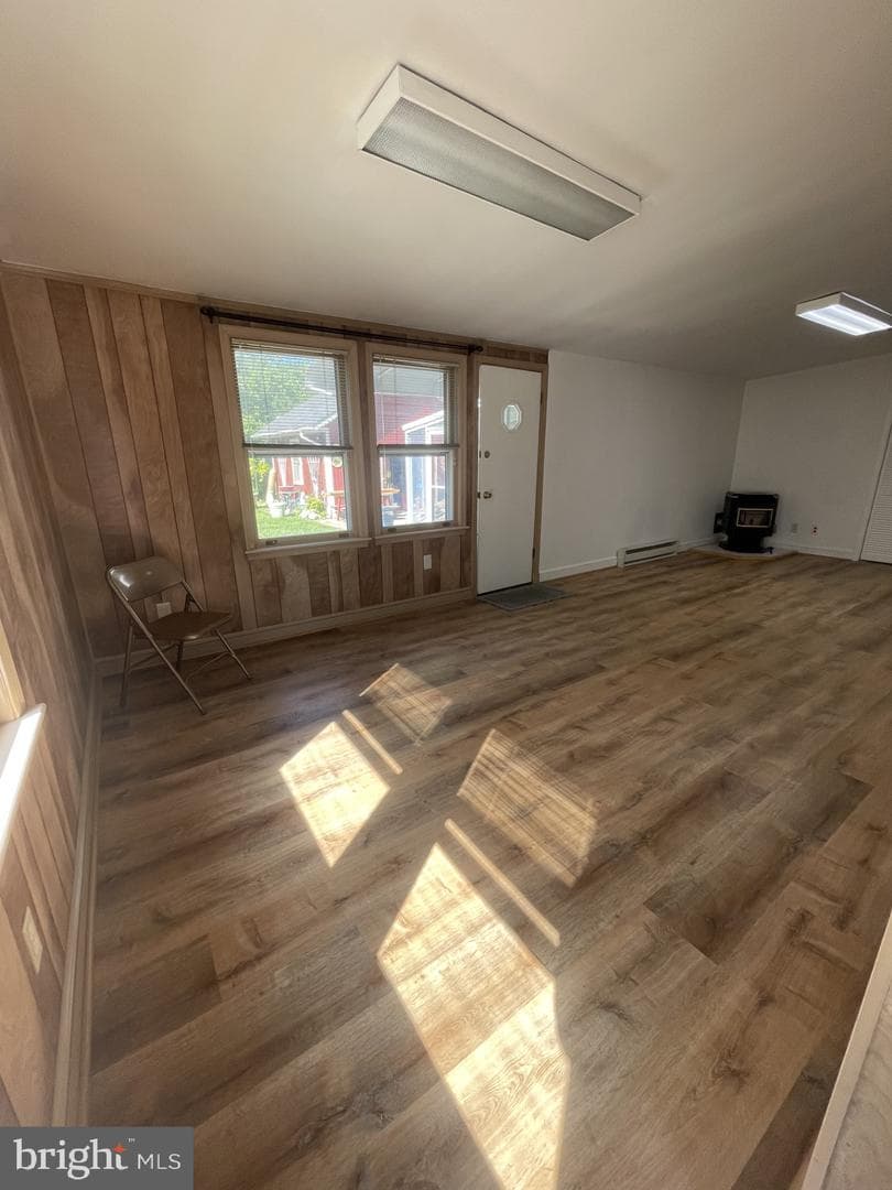 209 Beverley Avenue photo 50