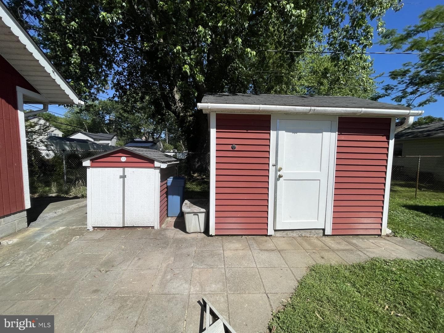 209 Beverley Avenue photo 61