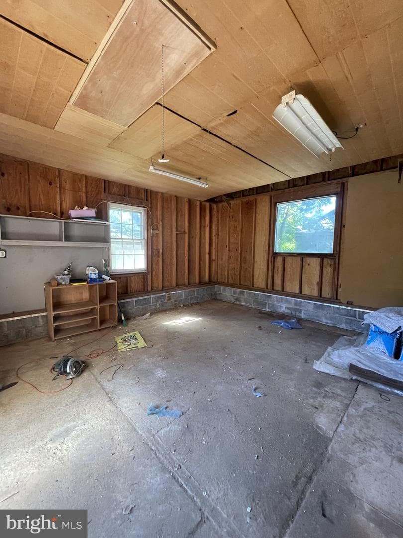 209 Beverley Avenue photo 66