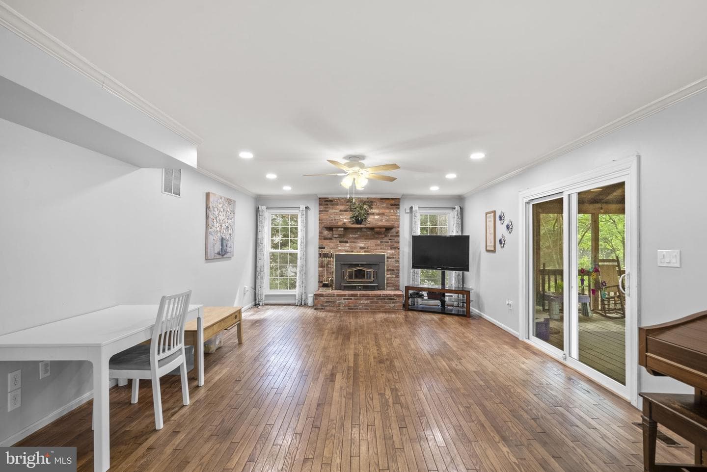 230 Ambleside Drive photo 16