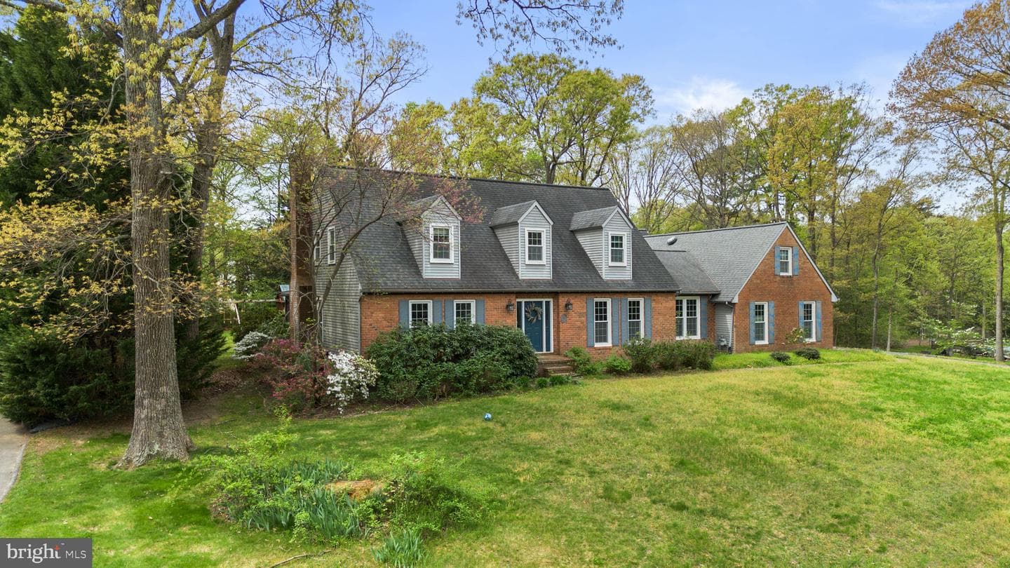 230 Ambleside Drive photo 2