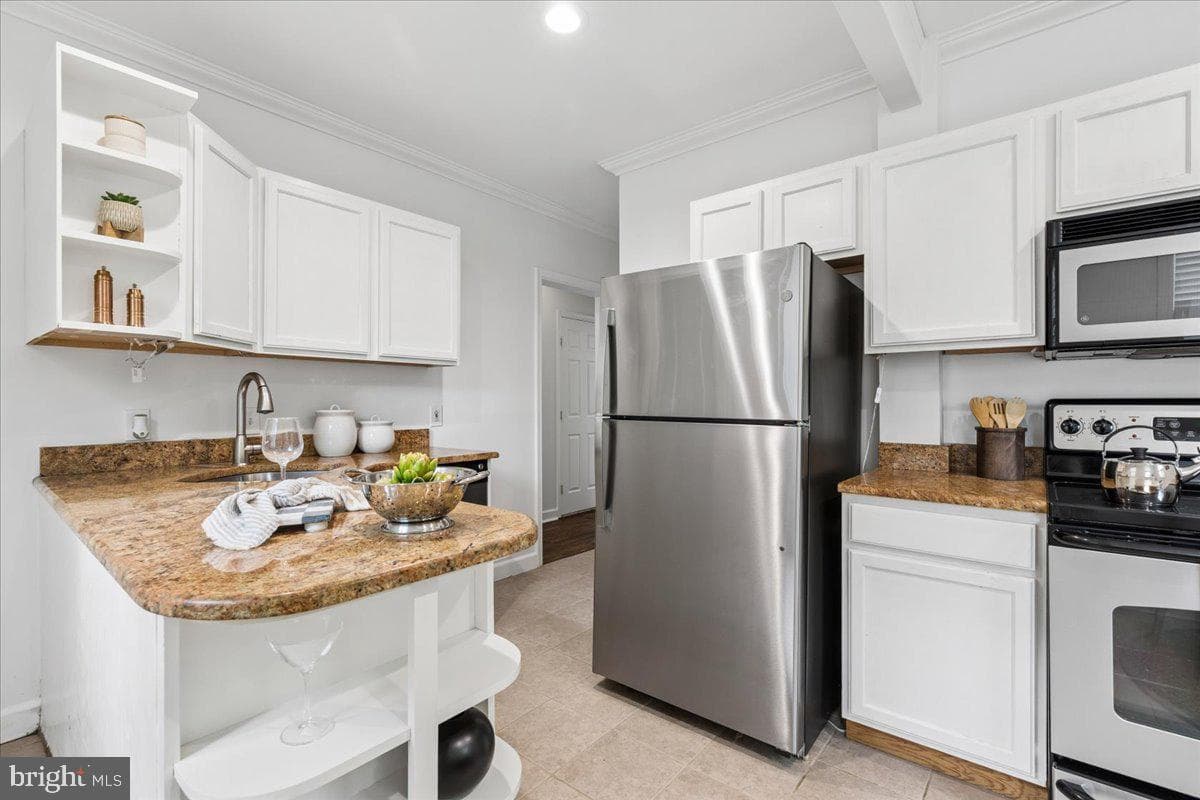 76 Summerfield Drive photo 9