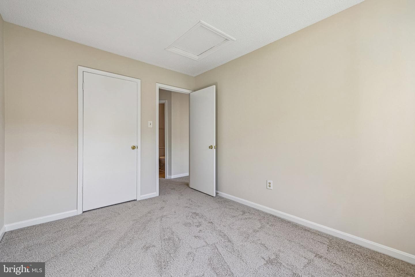2558 Ambling Circle photo 26