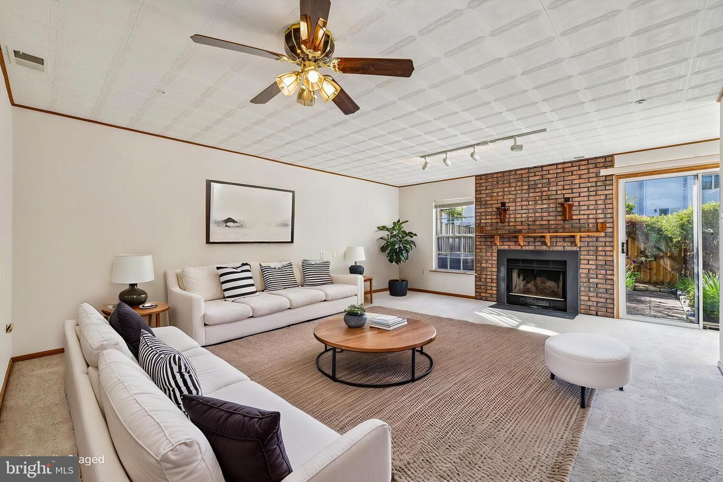 2558 Ambling Circle photo 8
