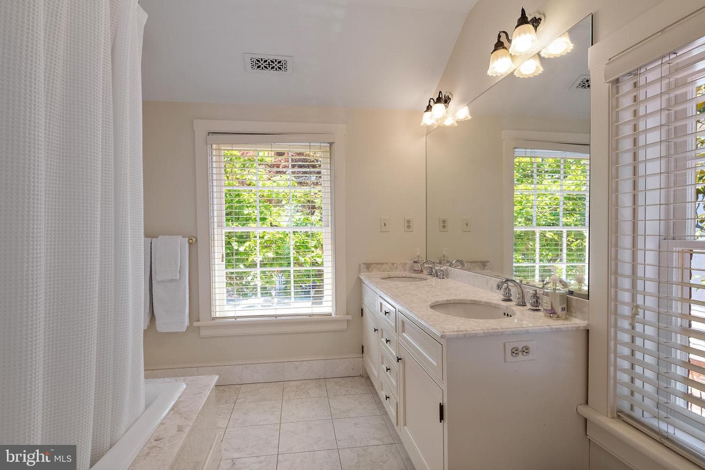 16 Maryland Avenue photo 58