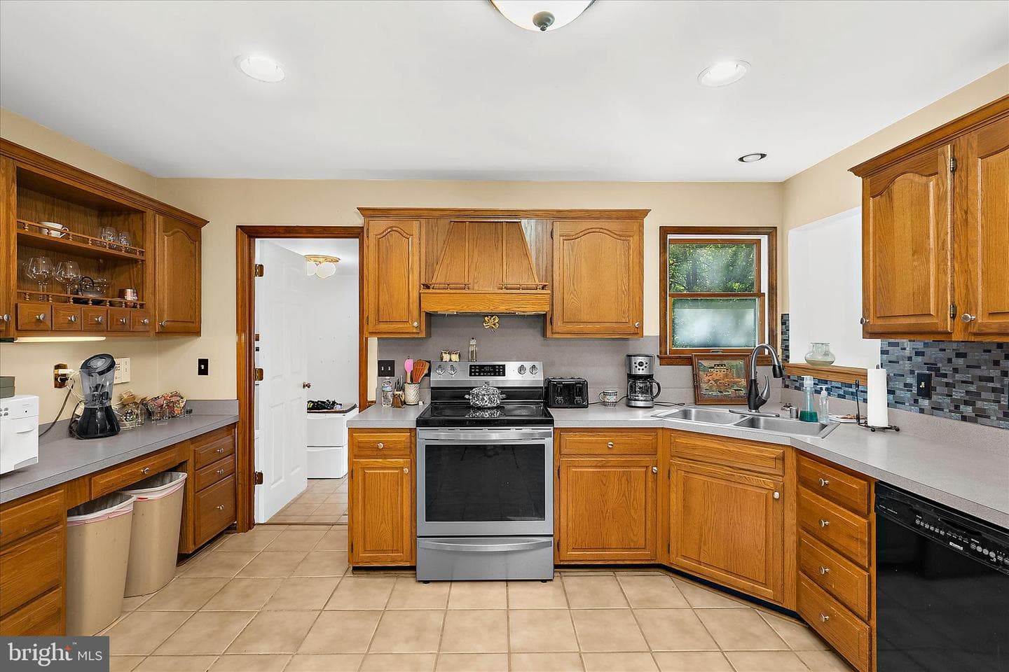 303 Swaying Oak Court photo 13