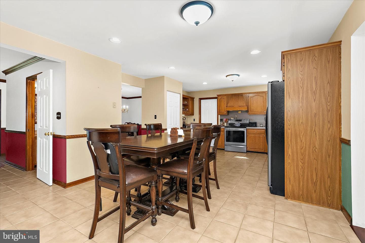 303 Swaying Oak Court photo 15