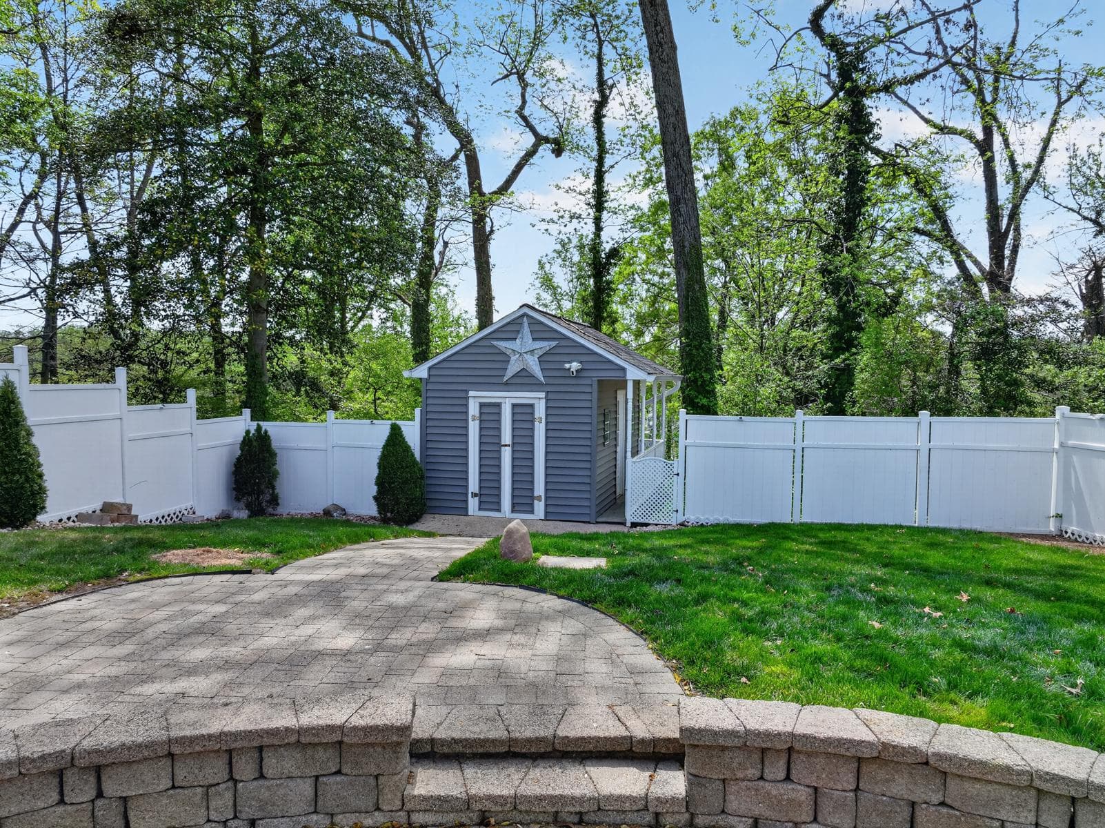 448 Maple Leaf Drive photo 6