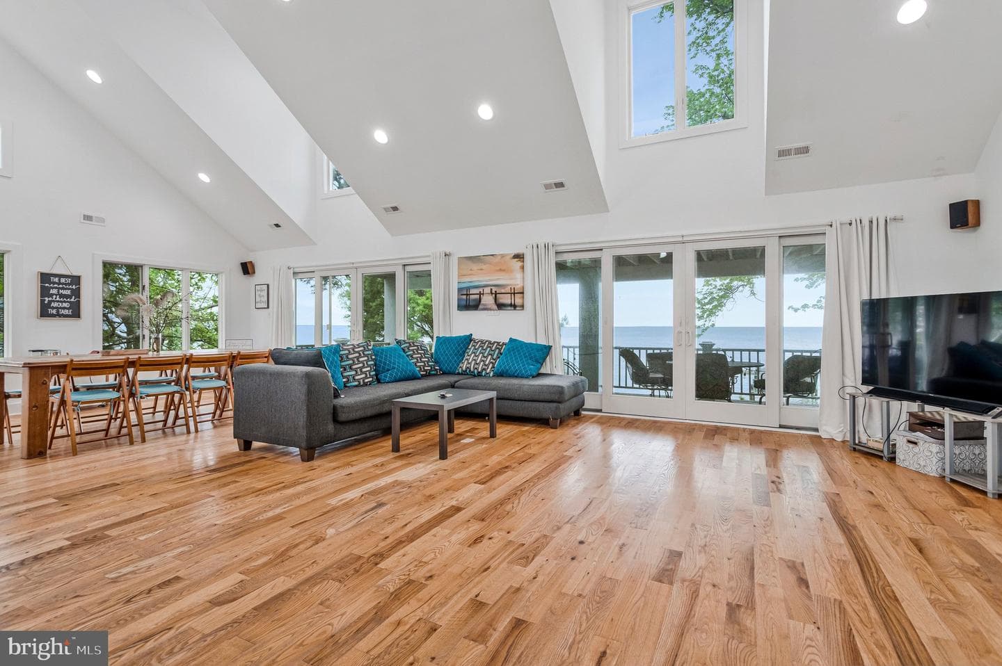 820 Bay Front Avenue photo 13