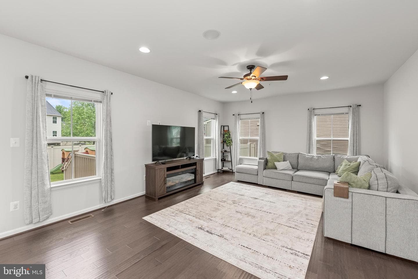 8365 Eagle Street photo 15