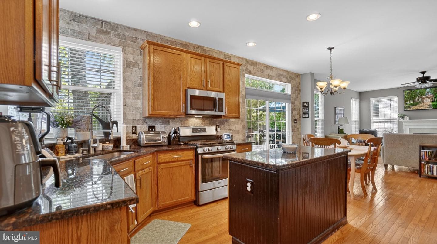 1407 Houndhill Court photo 16