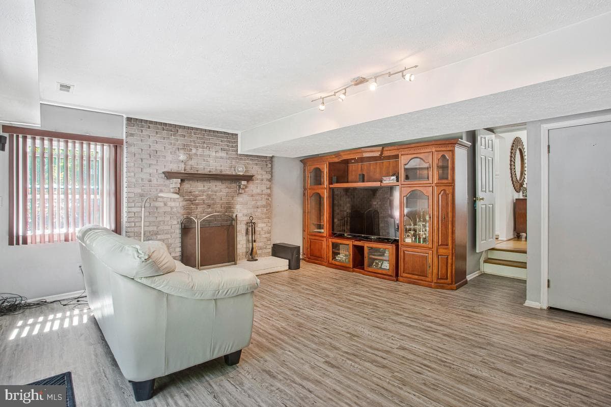 1180 Bay Highlands Dr photo 28