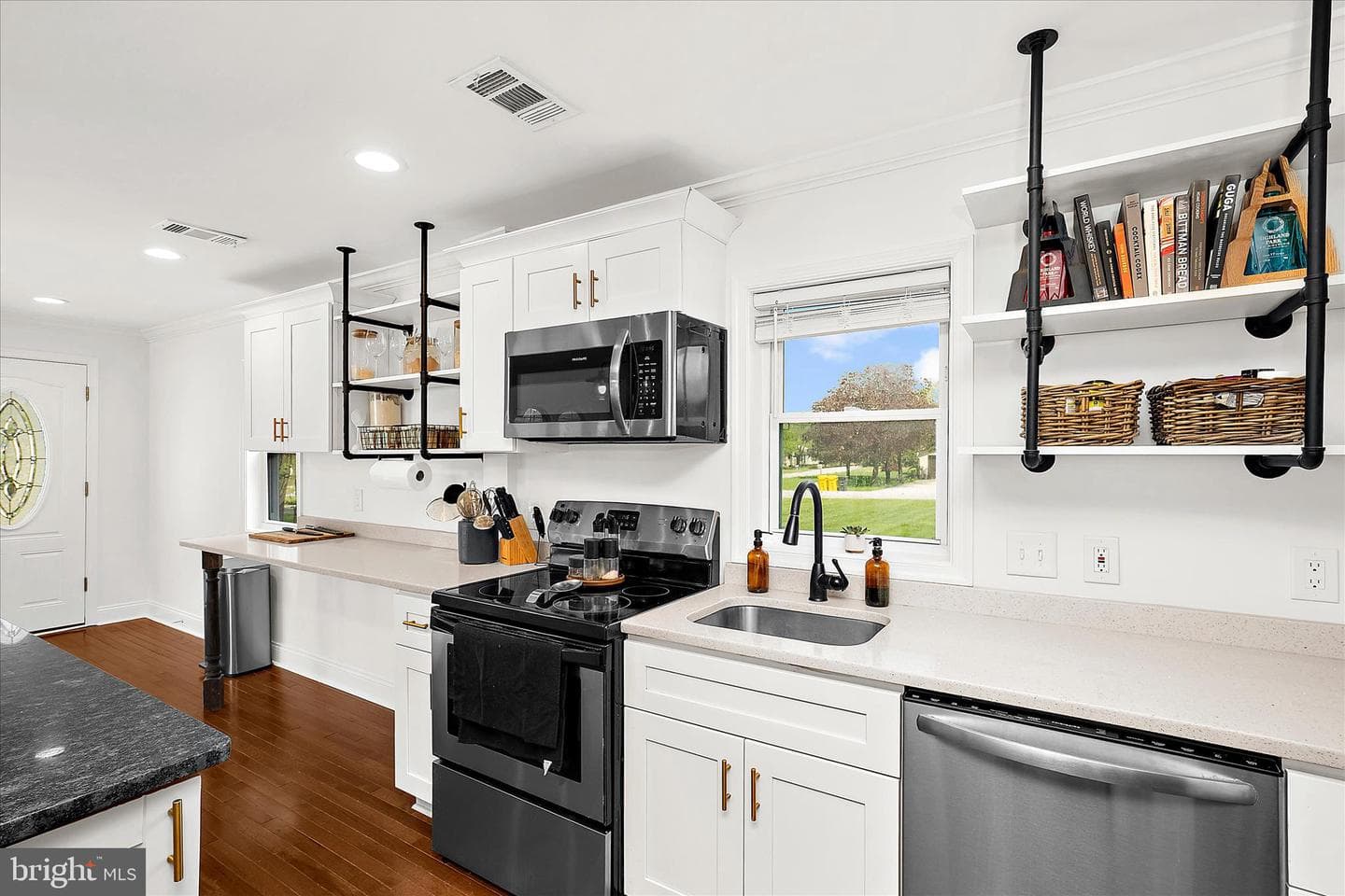 7604 Post Road photo 11
