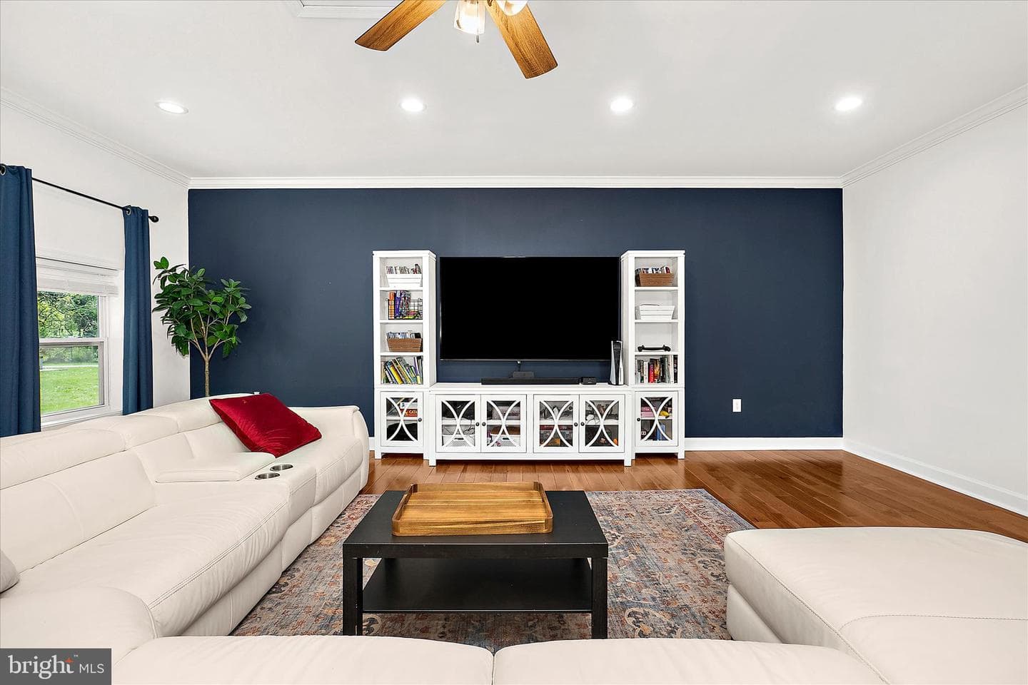 7604 Post Road photo 3