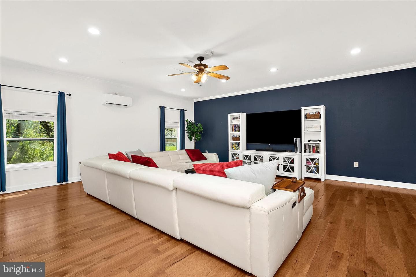 7604 Post Road photo 4