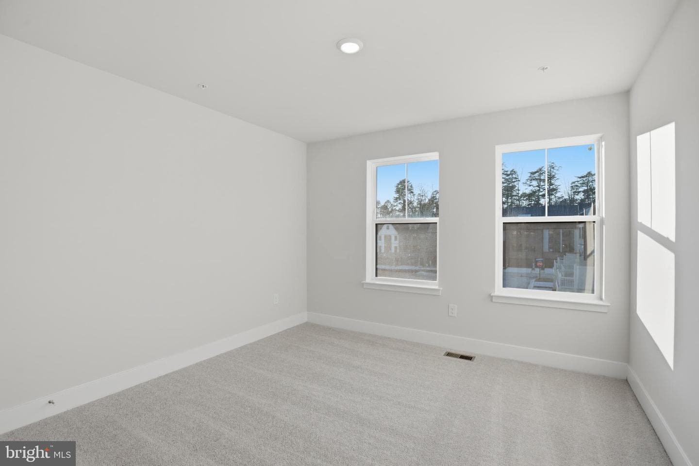 1358 Crested Wood Dr photo 14