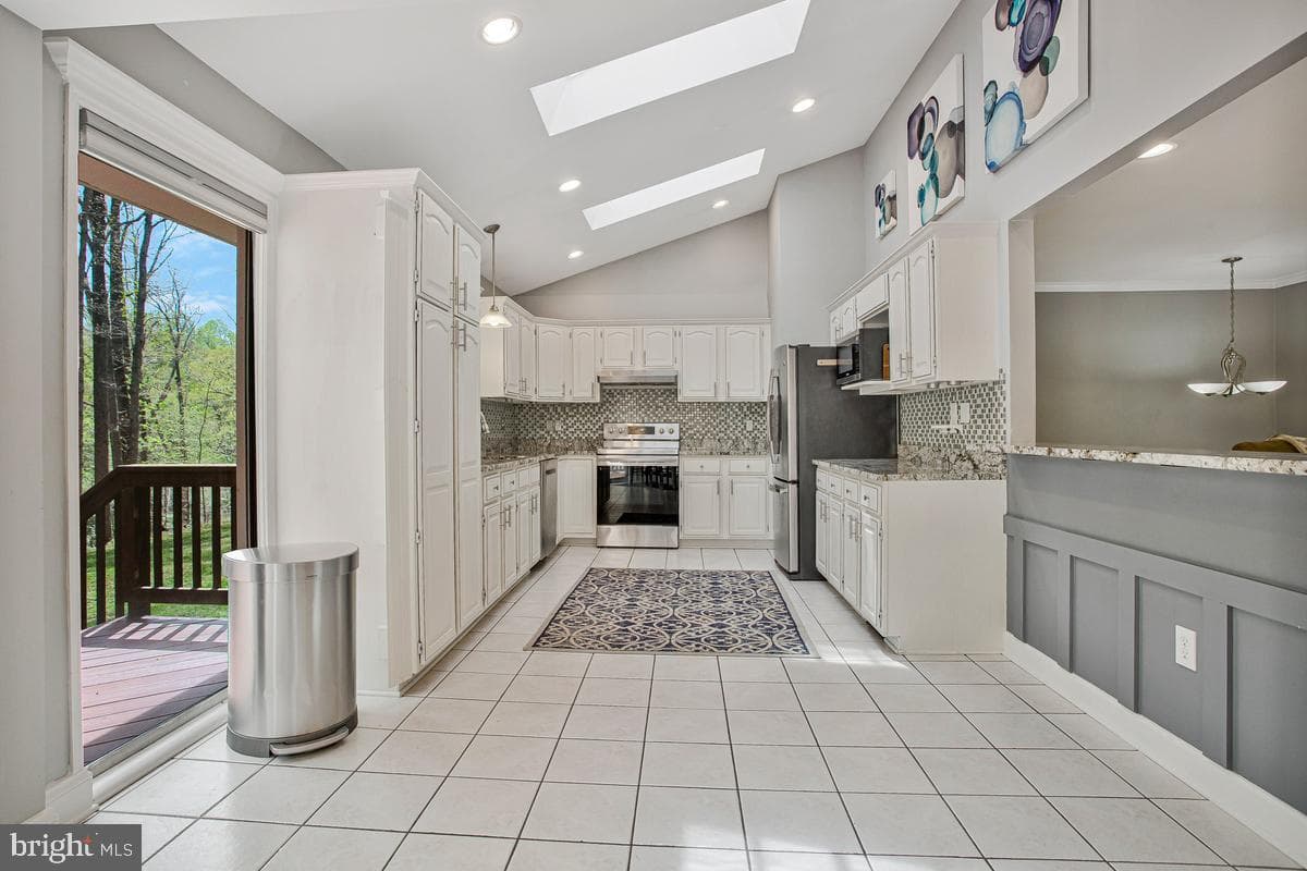 1486 Kingsway Court photo 12