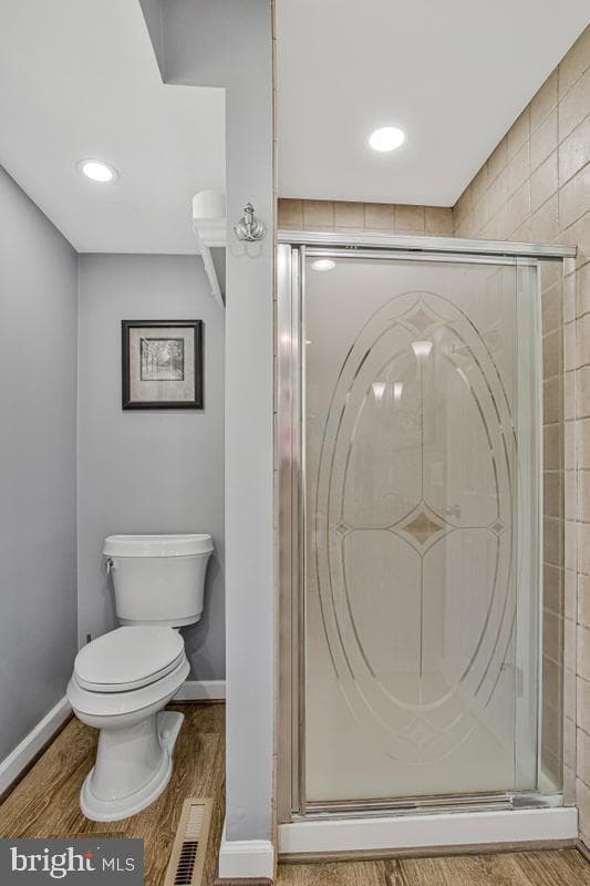 1486 Kingsway Court photo 22