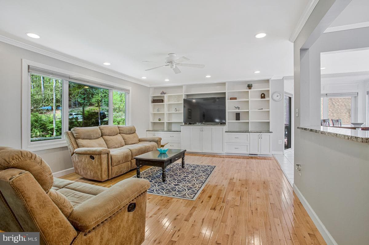 1486 Kingsway Court photo 8