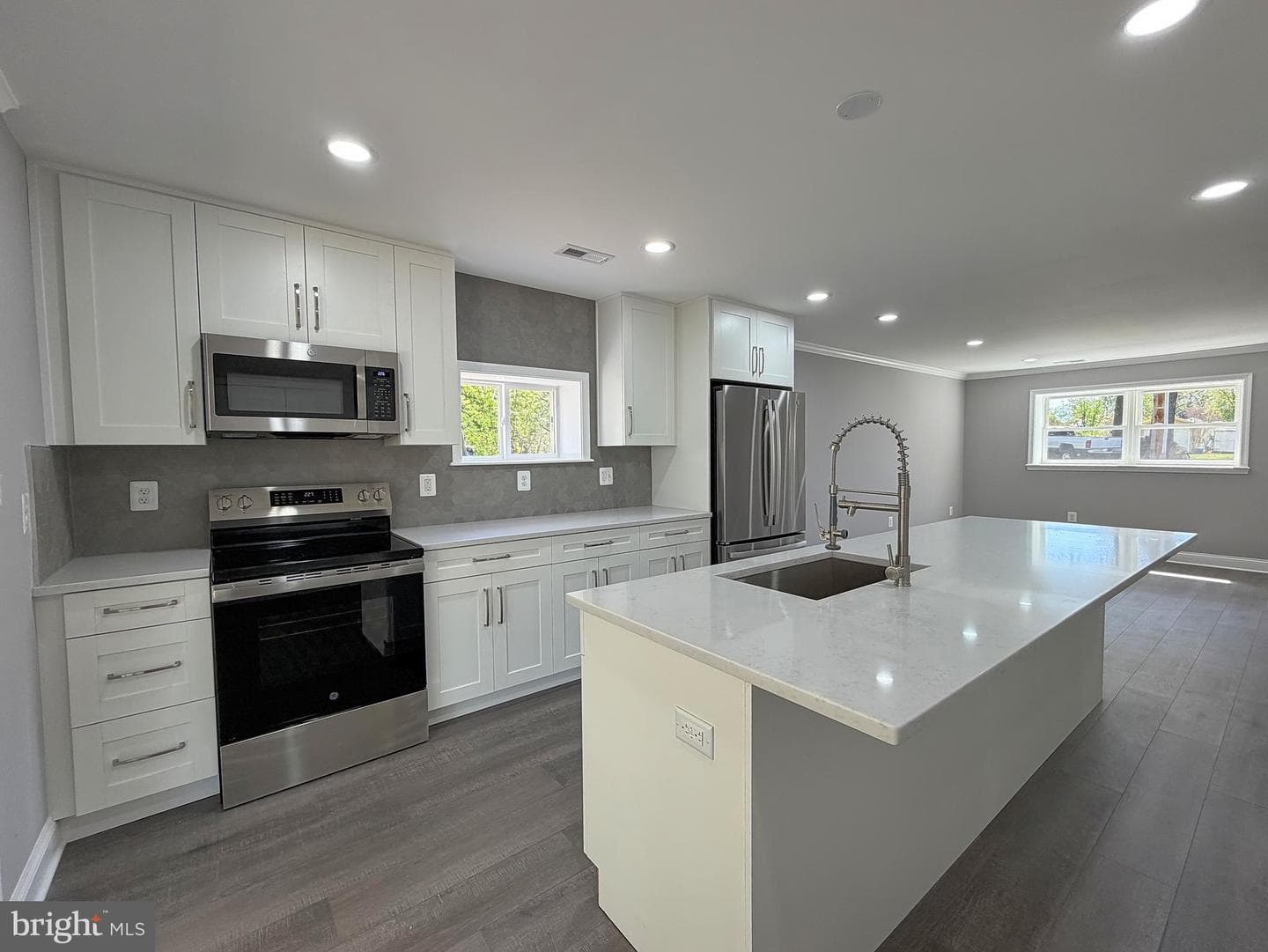 1008 Hilltop Road photo 10