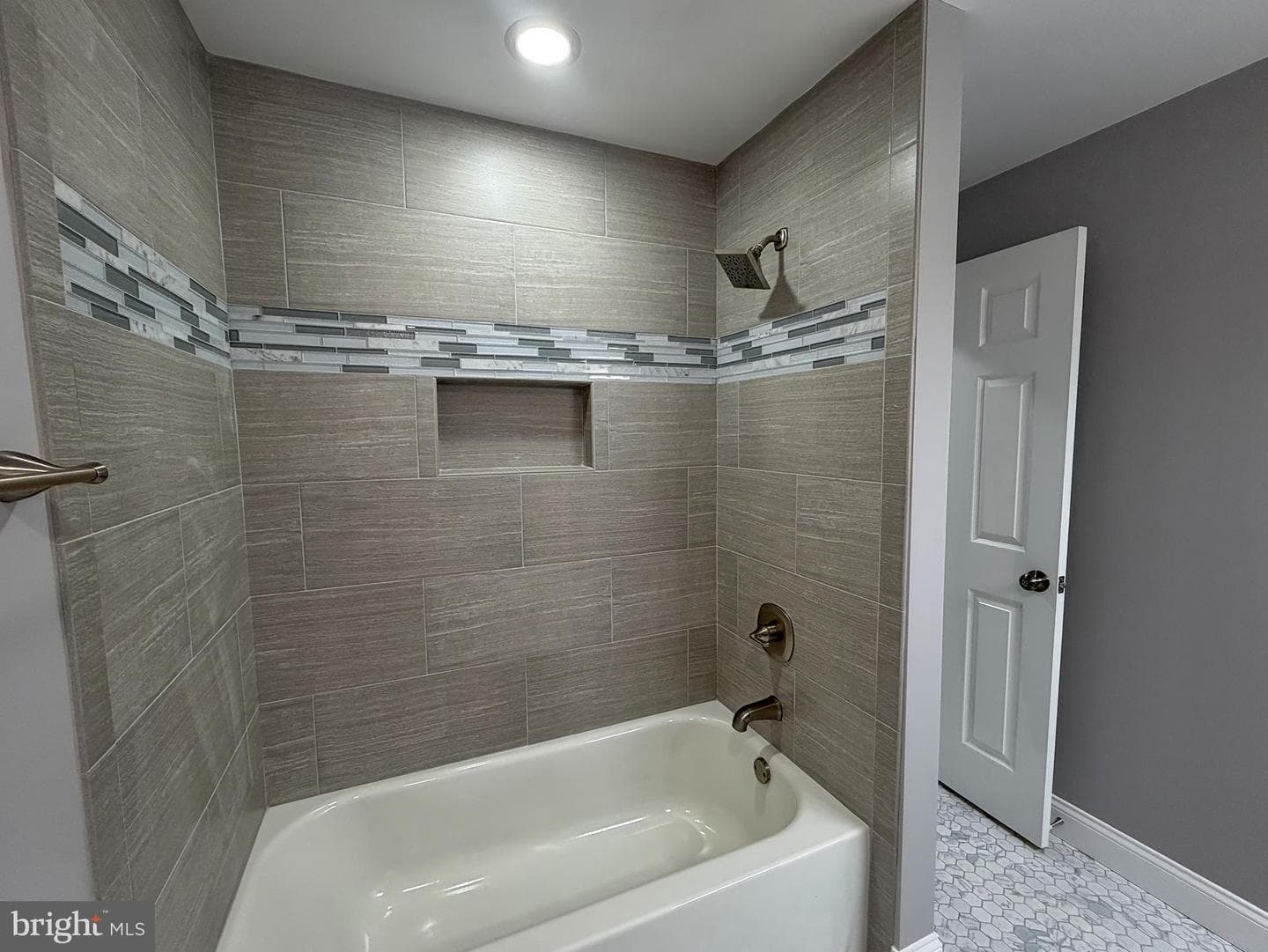 1008 Hilltop Road photo 14