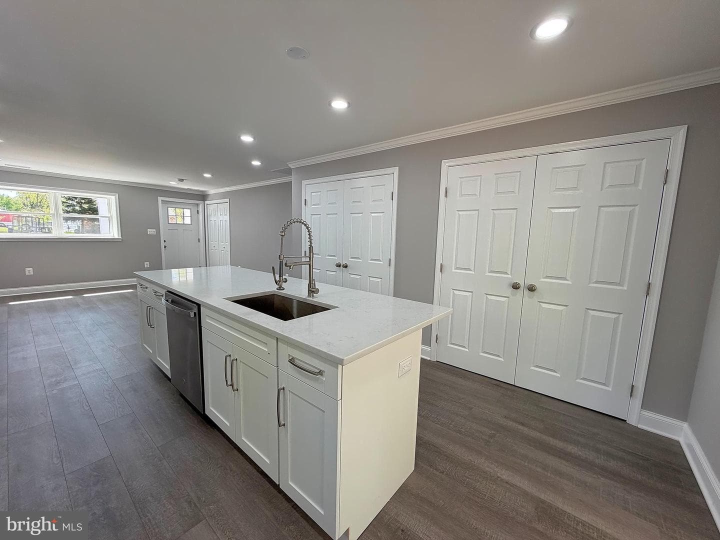 1008 Hilltop Road photo 9