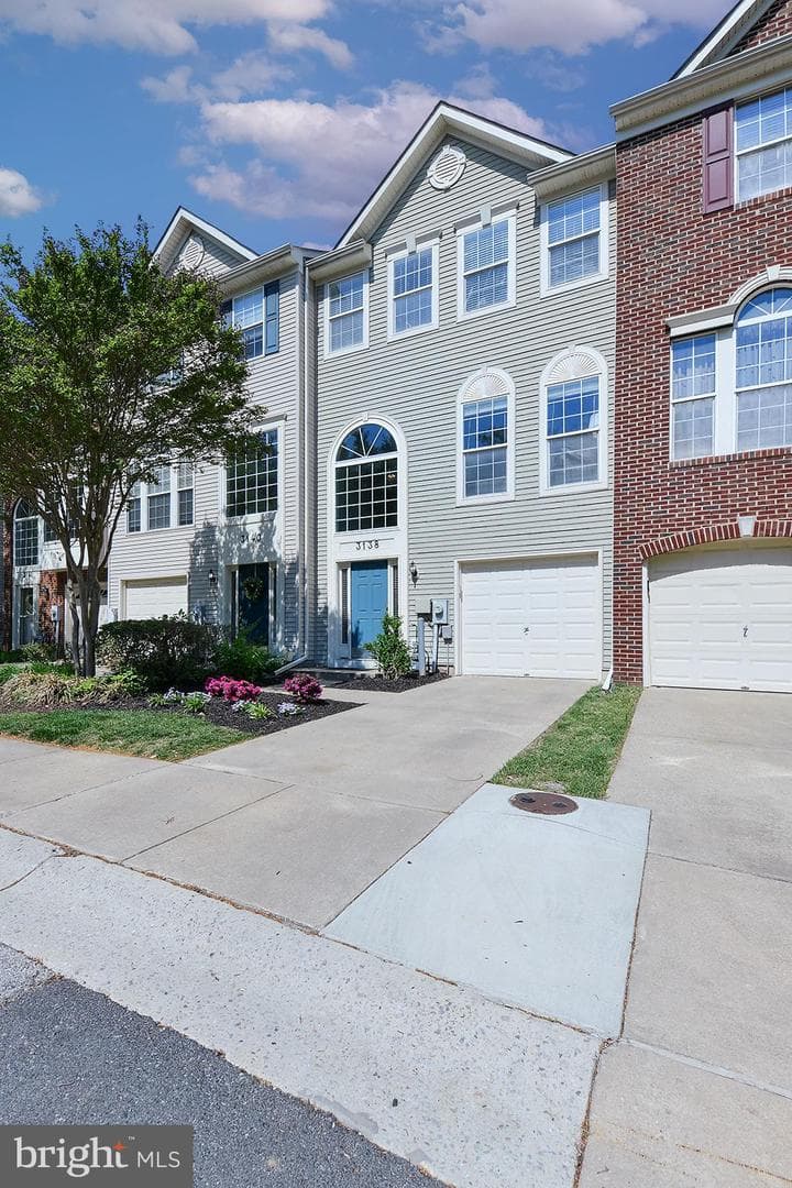 3138 Galaxy Way photo 3