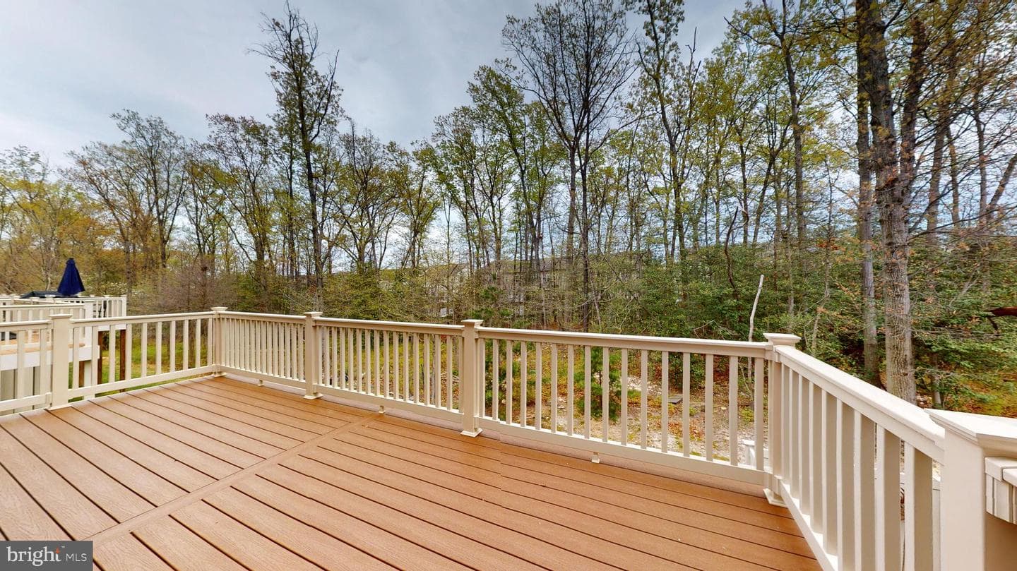 496 Willow Bend Drive photo 3