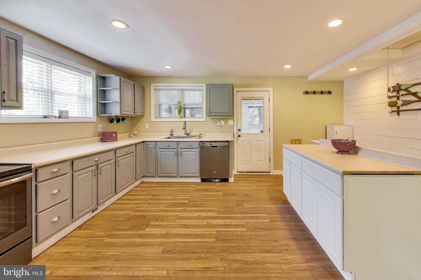 2743 Bayside Beach Road photo 7