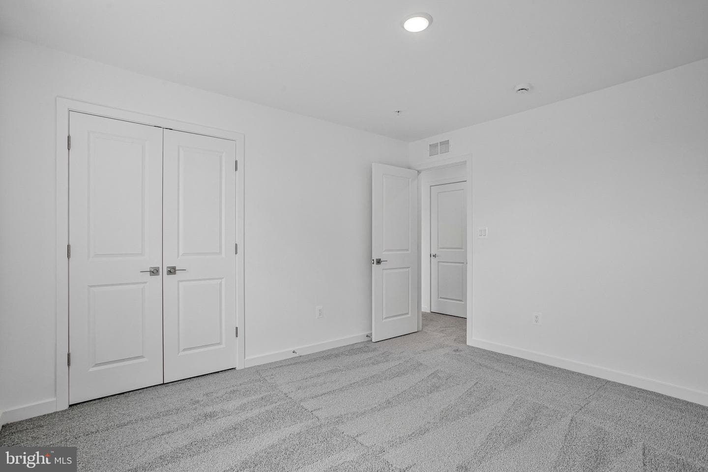 5723 Howard Drive photo 7