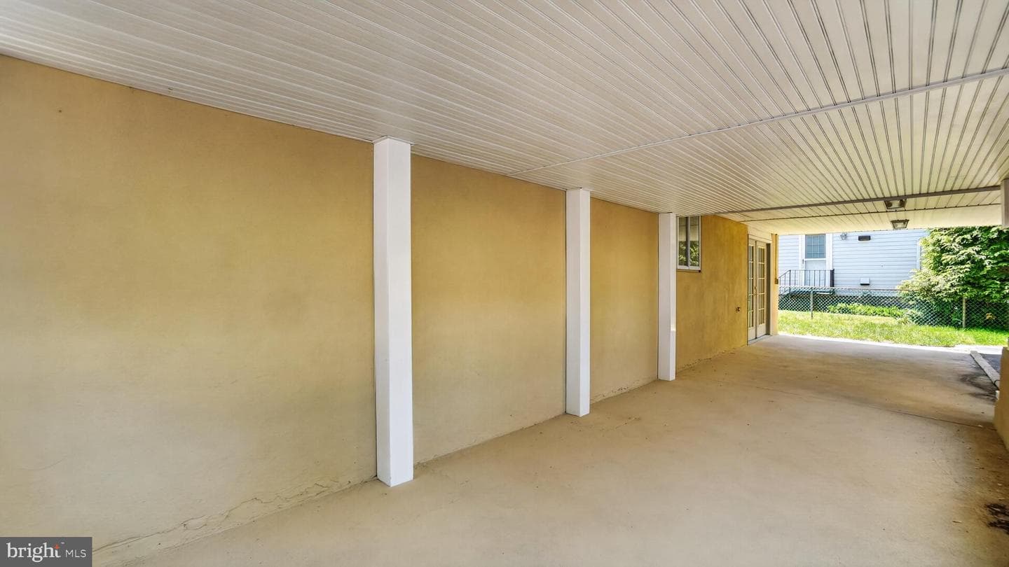 306 Shetlands Lane photo 10