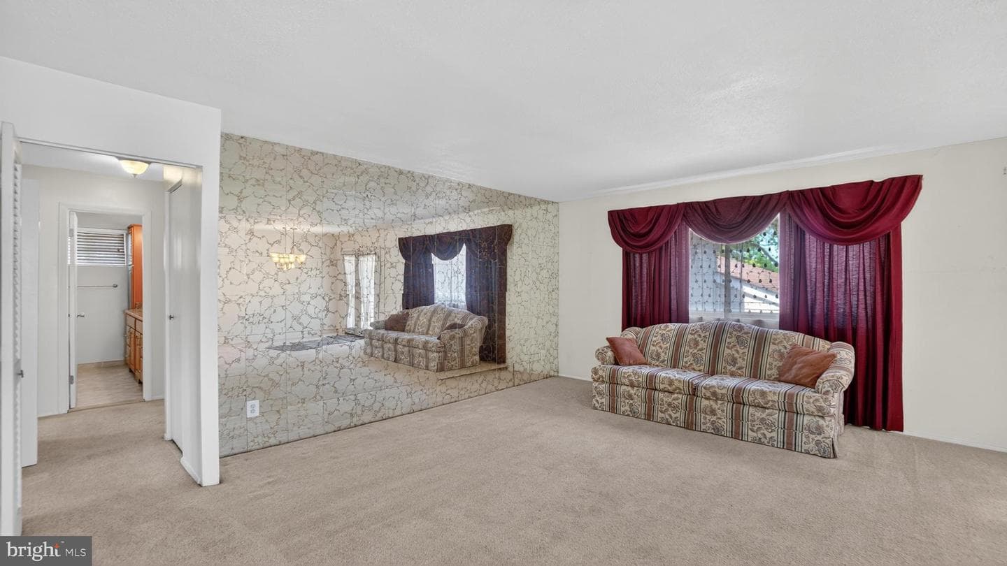 306 Shetlands Lane photo 12