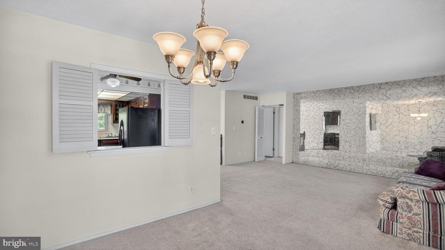 306 Shetlands Lane photo 18